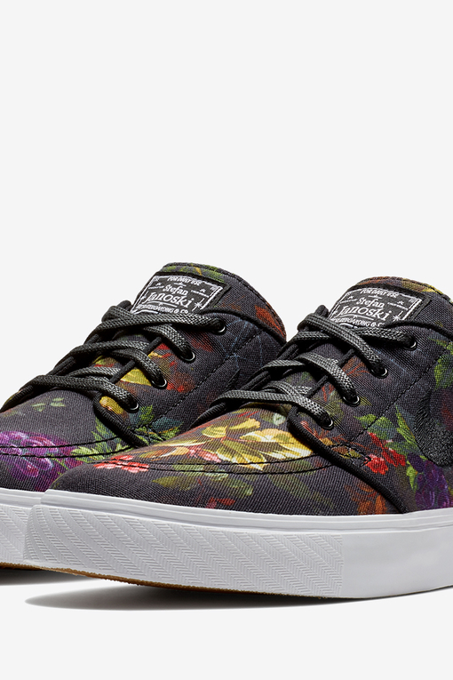 Nike NIKE ZOOM STEFAN JANOSKI CNVS BLACK WHITE GUM LIGHT BROWN VegNonVeg