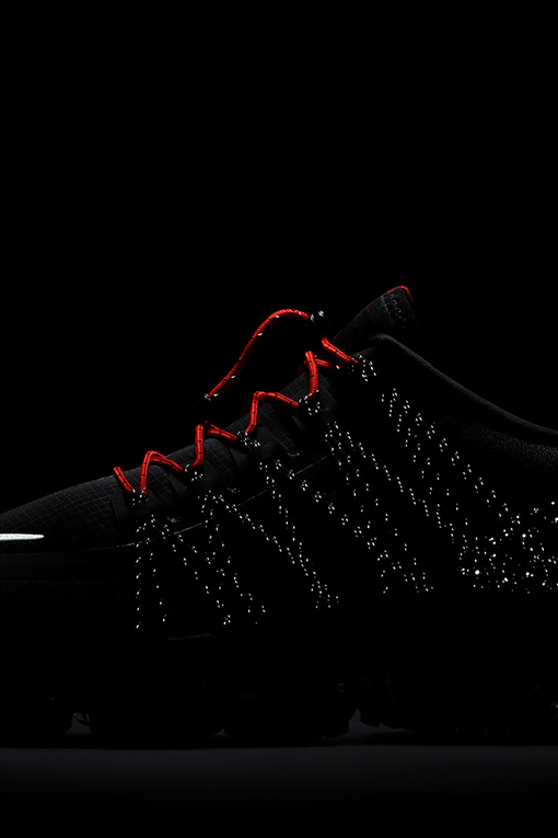 Vapormax utility 2024 black red laces