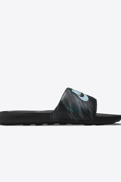 Nike benassi slides discount platinum