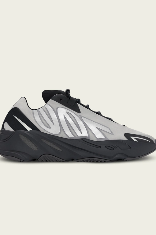Yeezy 700 Mnvn