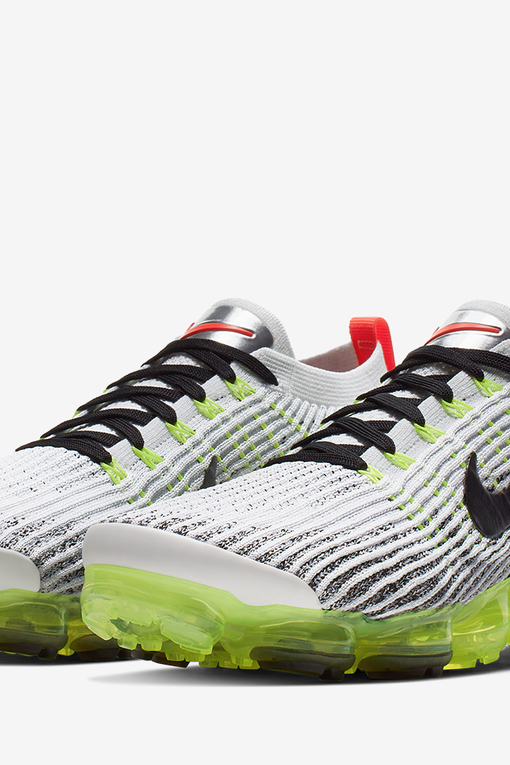 Nike NIKE AIR VAPORMAX FLYKNIT 3 WHITE BLACK VOLT BRIGHT CRIMSON VegNonVeg