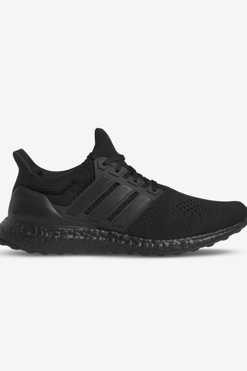 Core hot sale black ultraboosts