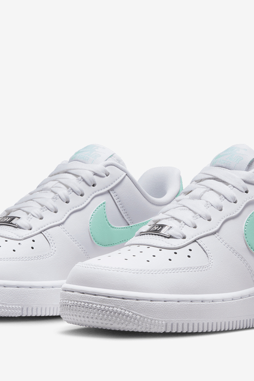 Nike Women's Air Force 1 '07 - White | Jade Ice / 7.5