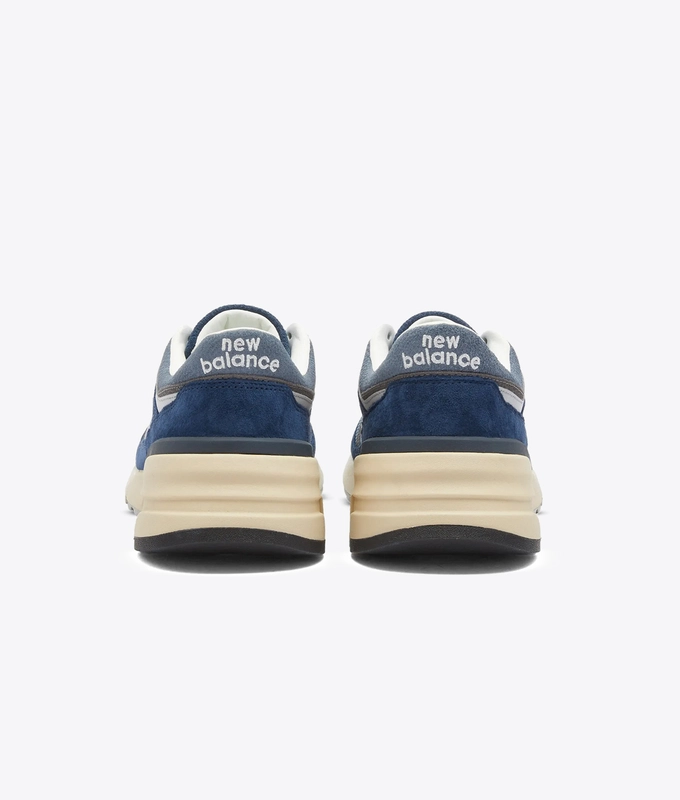 997