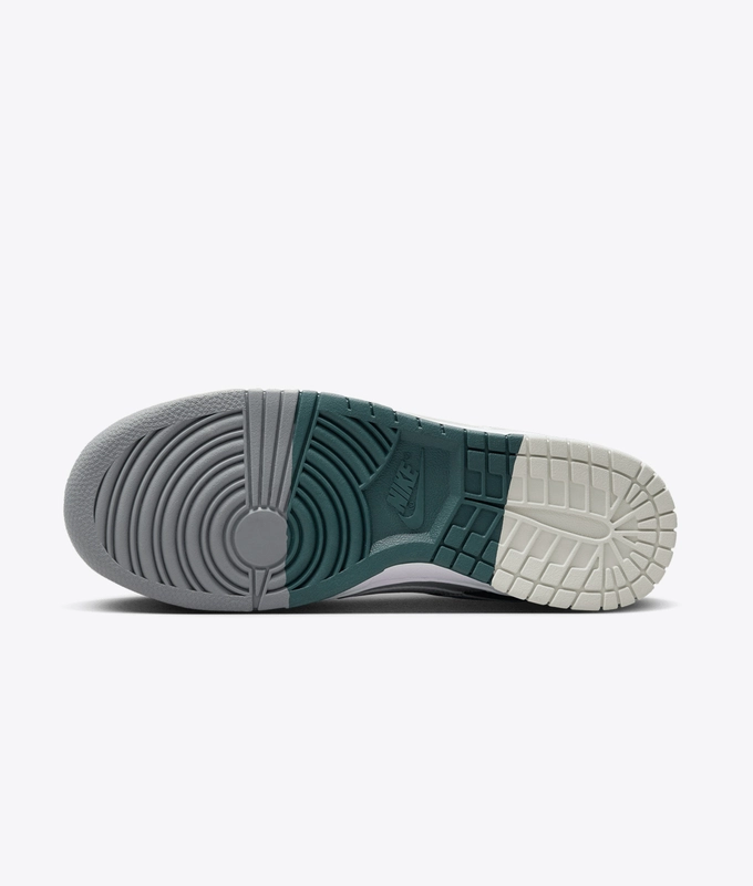 Dunk Low Retro Premium