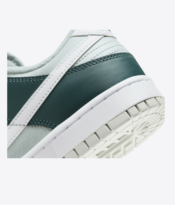 Dunk Low Retro Premium