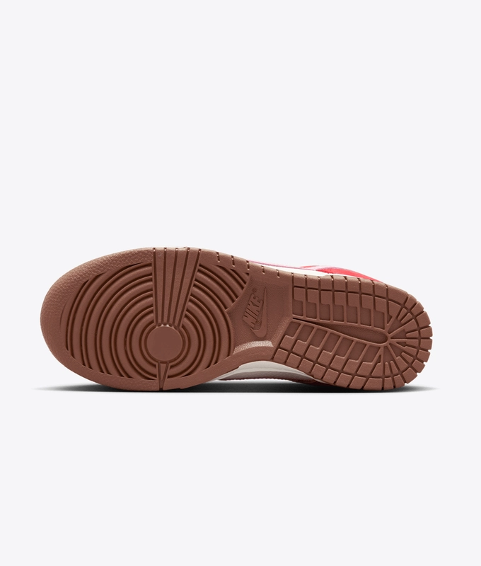 W Dunk Low Premium