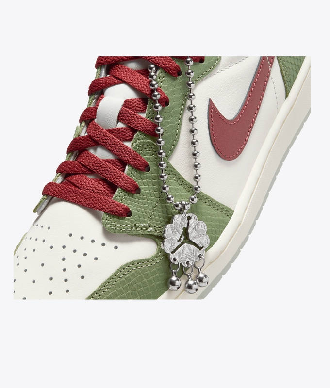 Air Jordan 1 Retro Low