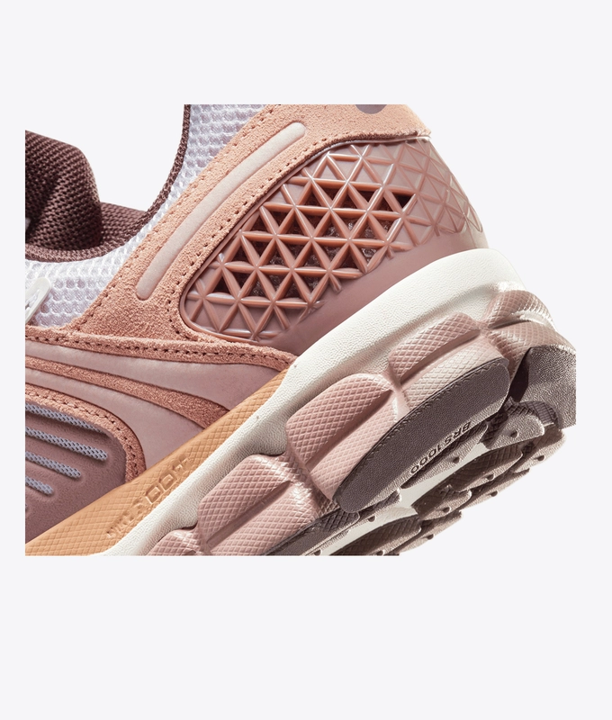 Zoom Vomero 5
