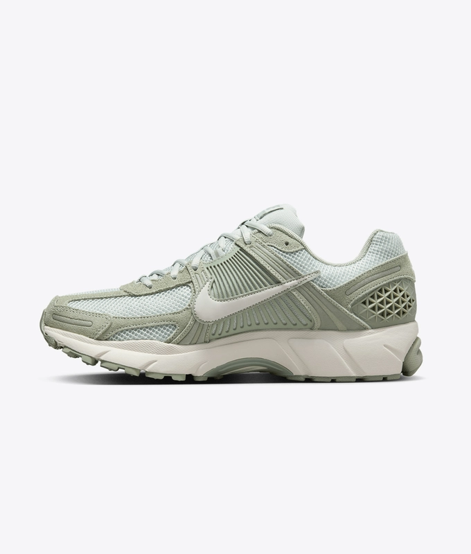 Zoom Vomero 5