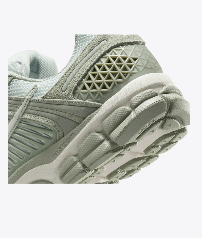 Zoom Vomero 5
