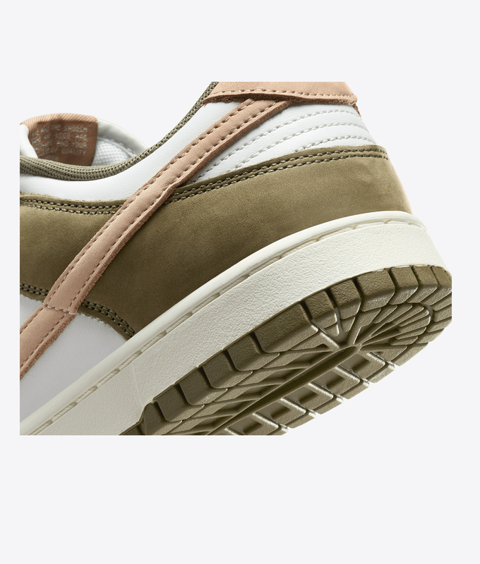 DUNK LOW RETRO PREMIUM 'MEDIUM OLIVE/HEMP-SUMMIT WHITE-SAIL'