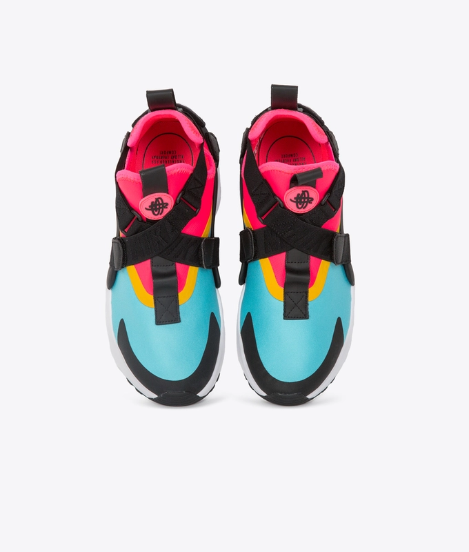 W NIKE AIR HUARACHE CITY 'BLEACHED AQUA/RACER PINK'