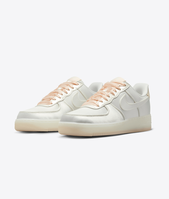 AIR FORCE 1 '07 LV8 'SAIL/BARELY ORANGE'