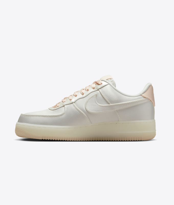 AIR FORCE 1 '07 LV8 'SAIL/BARELY ORANGE'