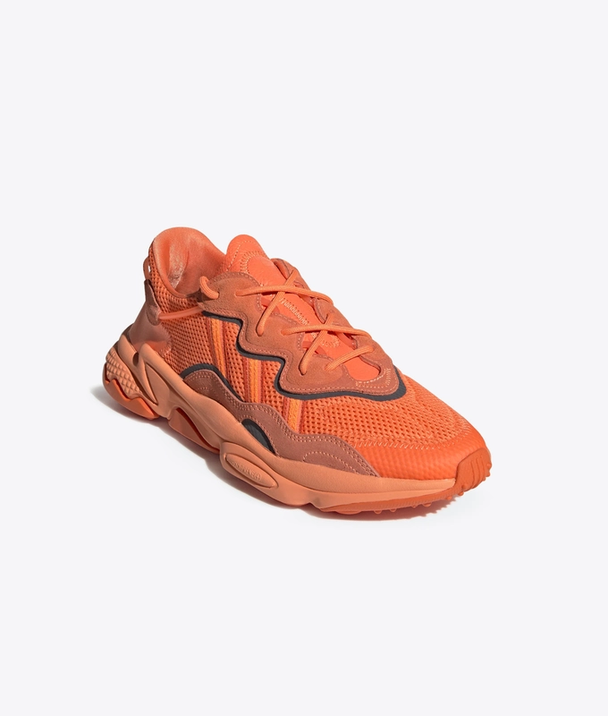 Ozweego 'High res coral'