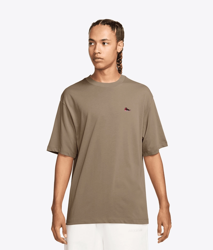 【NIKE】Jordan Sneaker Patch ベーシック半袖Tシャツ Jordan - JORDAN SNEAKER PATCH SHORT SLEEVE CREW TEE OXIDIZED