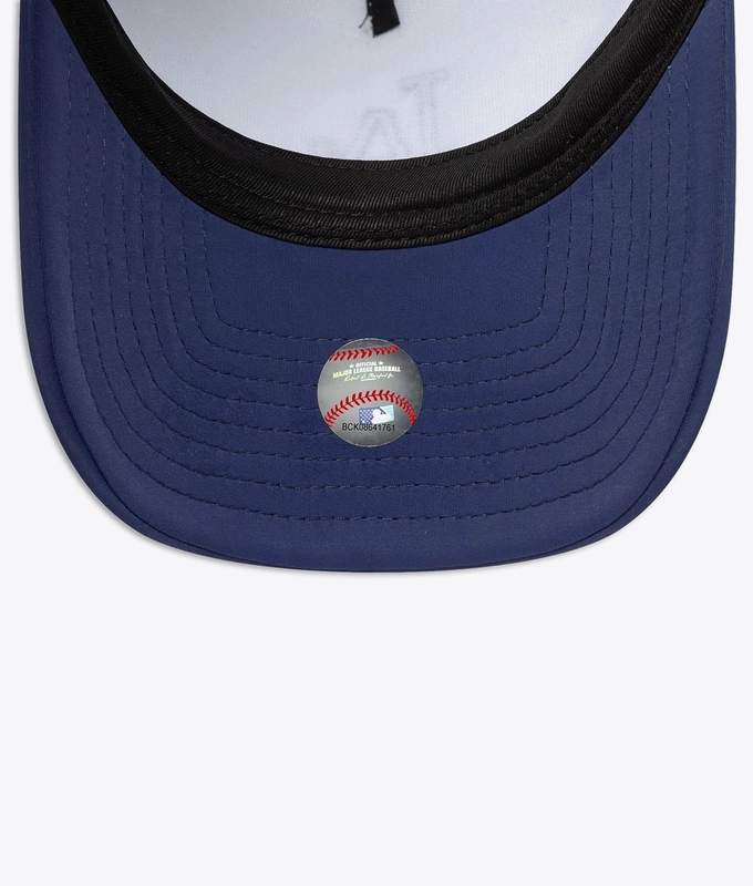 9FORTY WORLD SERIES E-FRAME LOS ANGELES DODGERS TRUCKER CAP