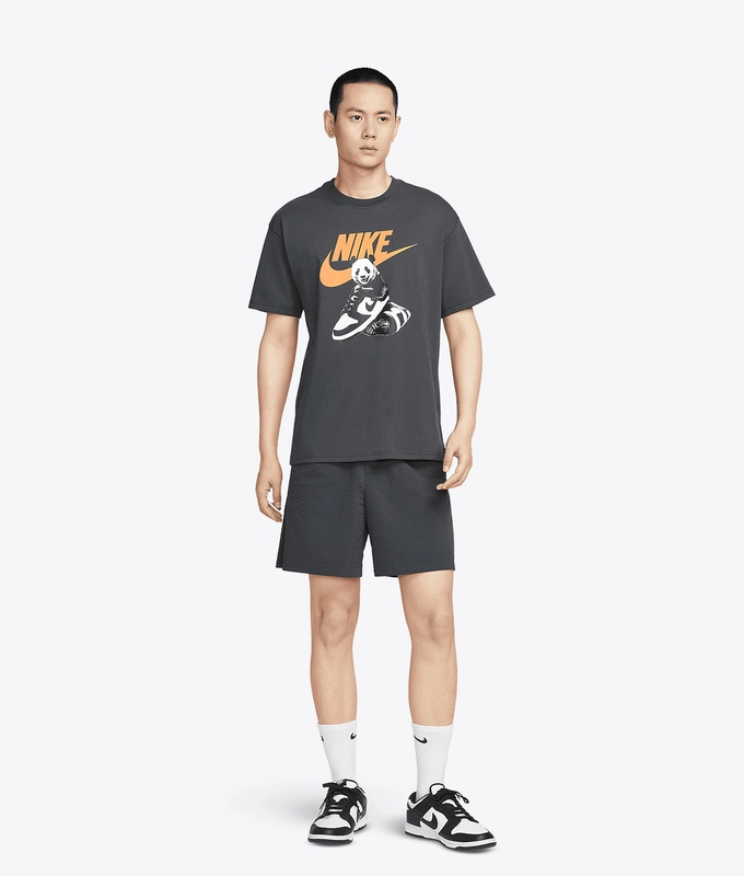 SPORTSWEAR GRAPHIC TEE