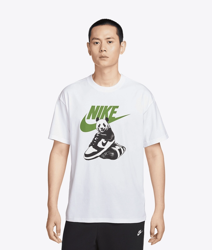 SPORTSWEAR GRAPHIC TEE
