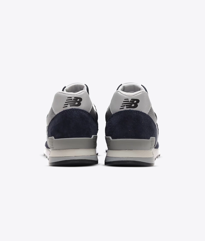 996