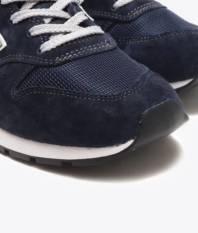 996