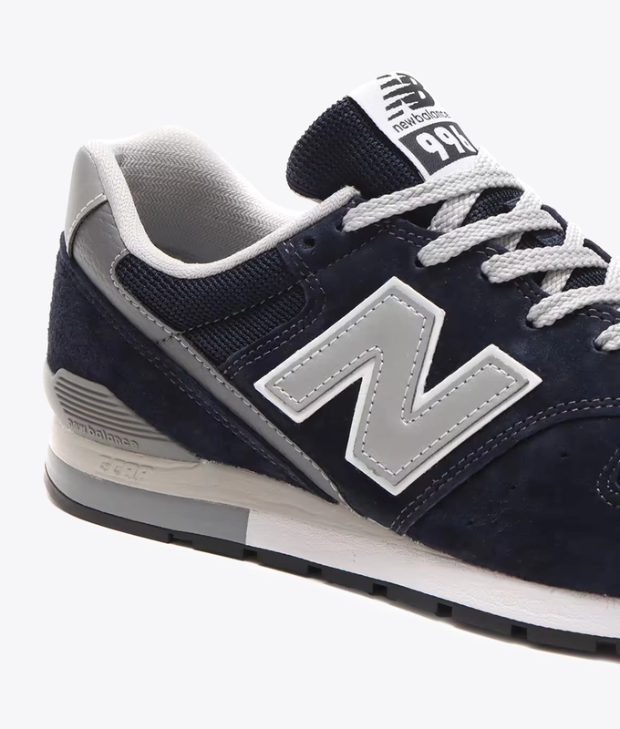 996