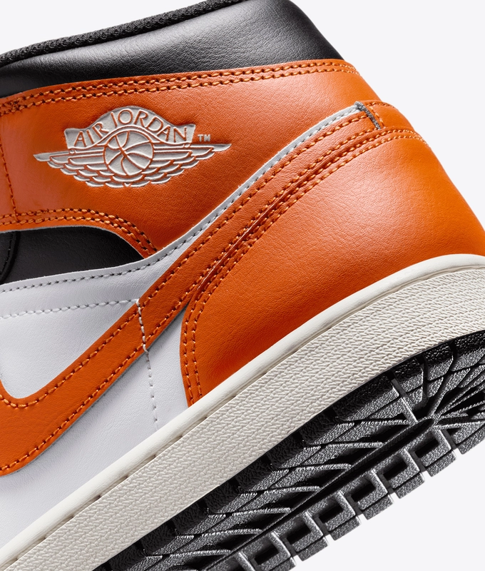 AIR JORDAN 1 MID