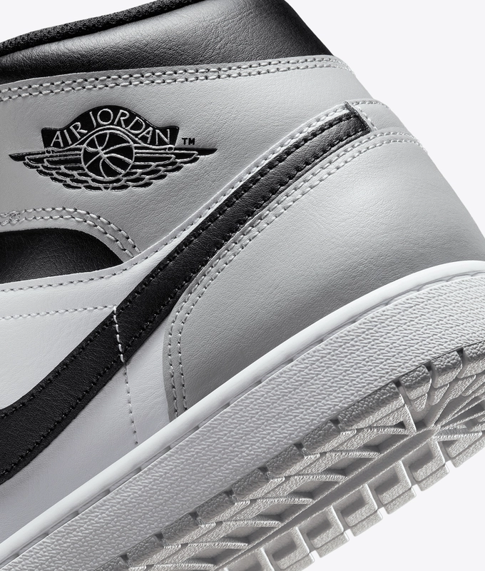 AIR JORDAN 1 MID