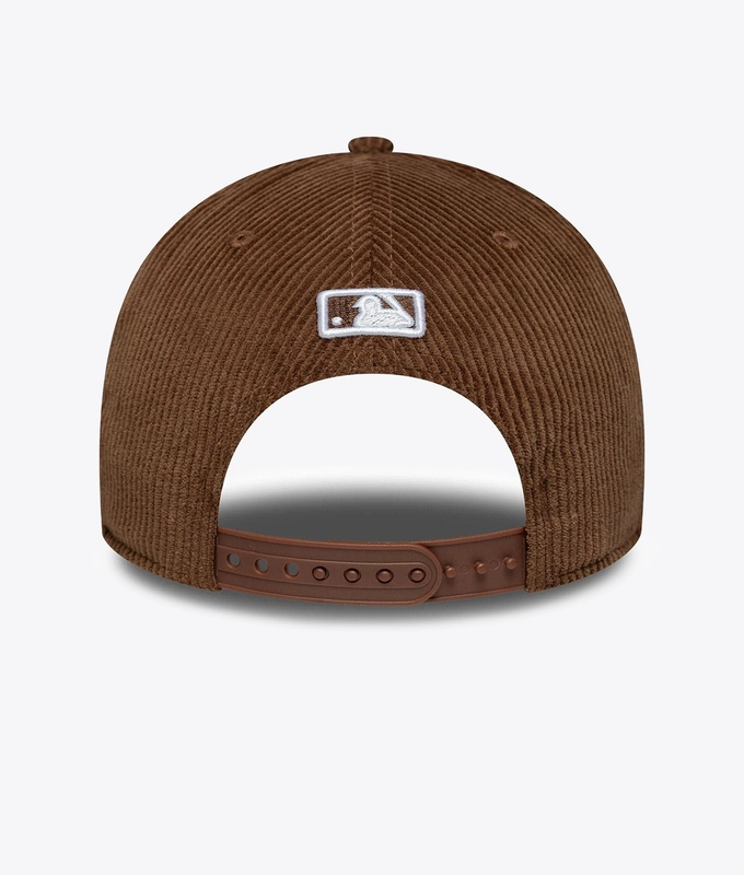 9FORTY M-CROWN CORDUROY NEW YORK YANKEES ADJUSTABLE CAP