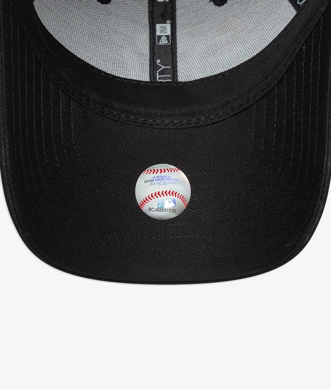 9FORTY ROSE EMBROIDERED NEW YORK YANKEES ADJUSTABLE CAP