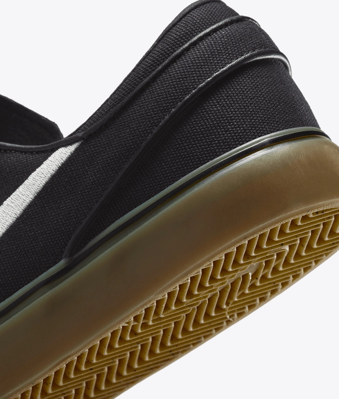 SB ZOOM JANOSKI OG CANVAS