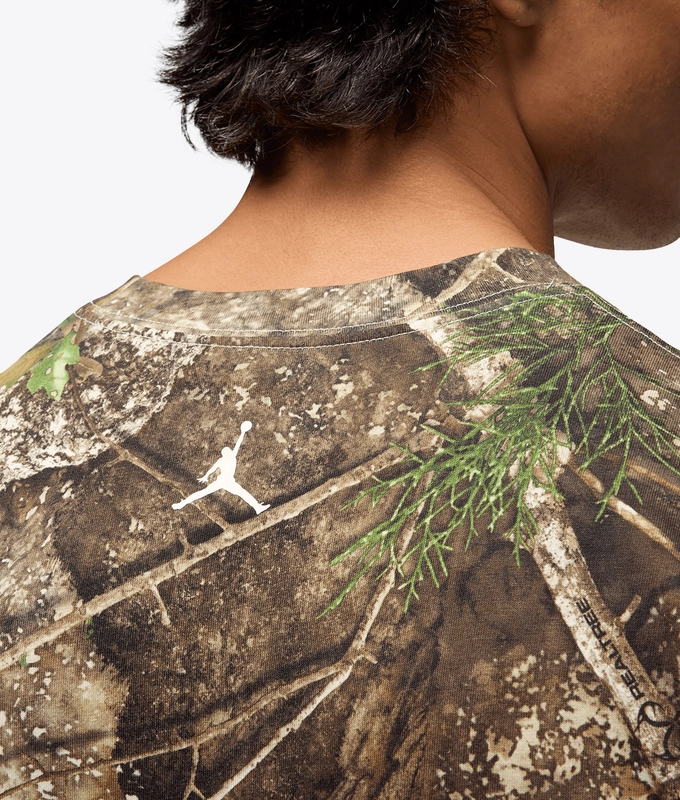 BROOKLYN REALTREE PRINTED SHORT SLEEVE CREW TEE