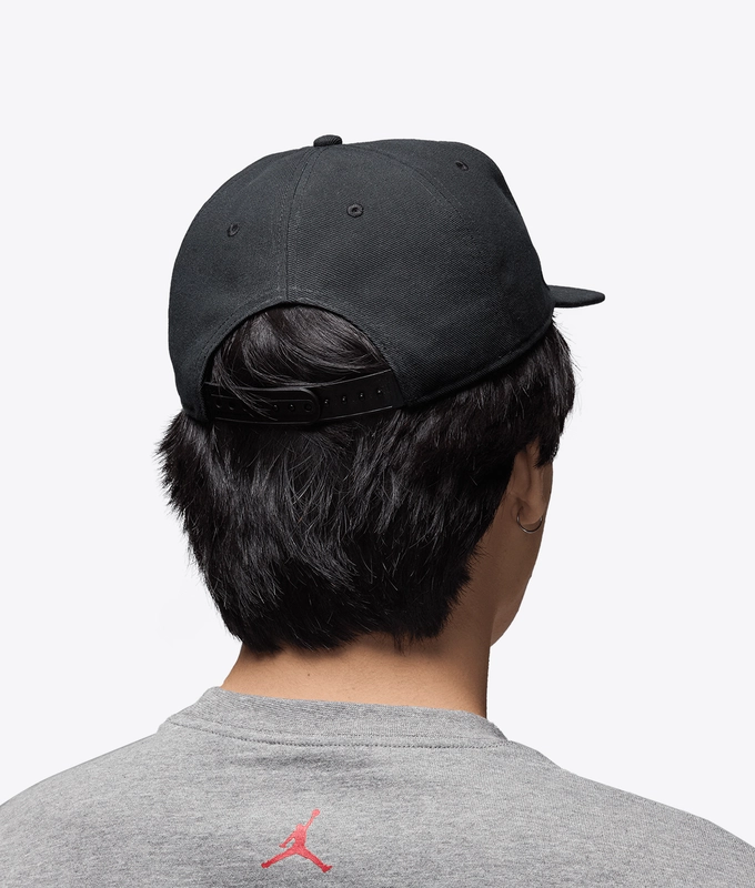 PRO STRUCTURED FLAT BILL SNEAKER PATCH CAP