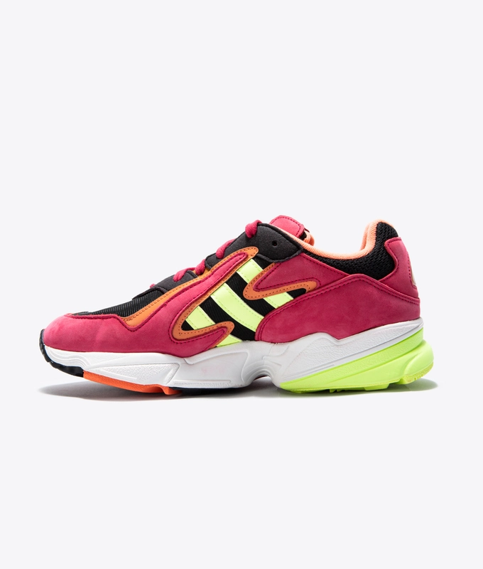 YUNG-96 CHASM 'CORE BLACK/HI-RES YELLOW/ENERGY PINK F17'