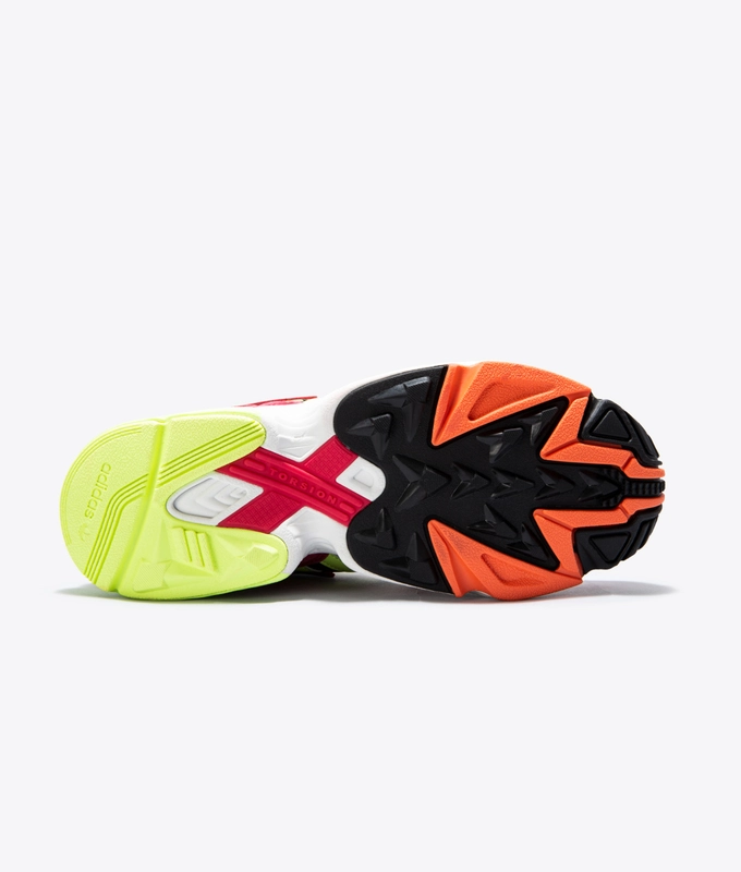 YUNG-96 CHASM 'CORE BLACK/HI-RES YELLOW/ENERGY PINK F17'
