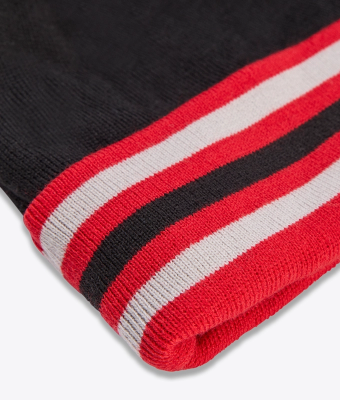 X AVAVAV POM POM BEANIE