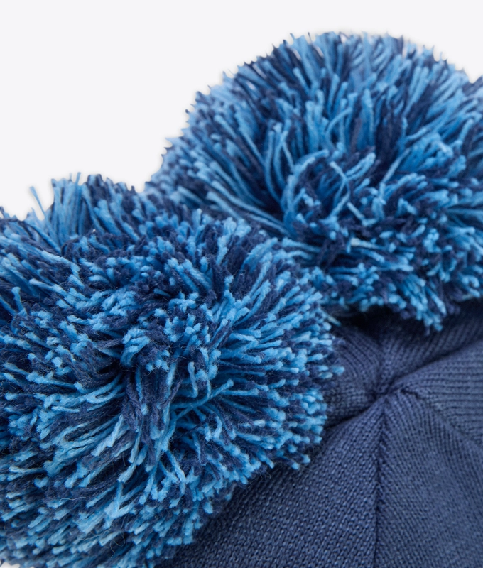 X AVAVAV POM POM BEANIE