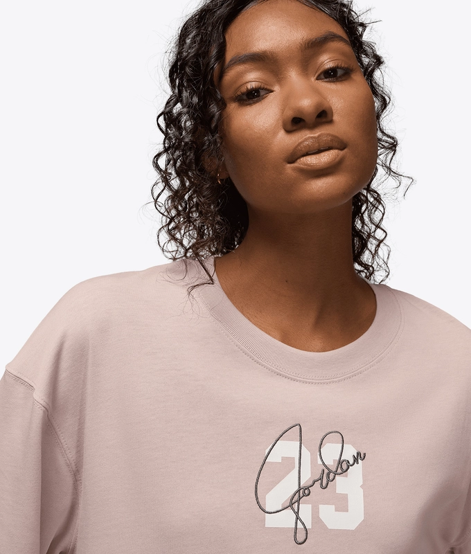 BROOKLYN GIRLFRIEND GRAPHIC TEE