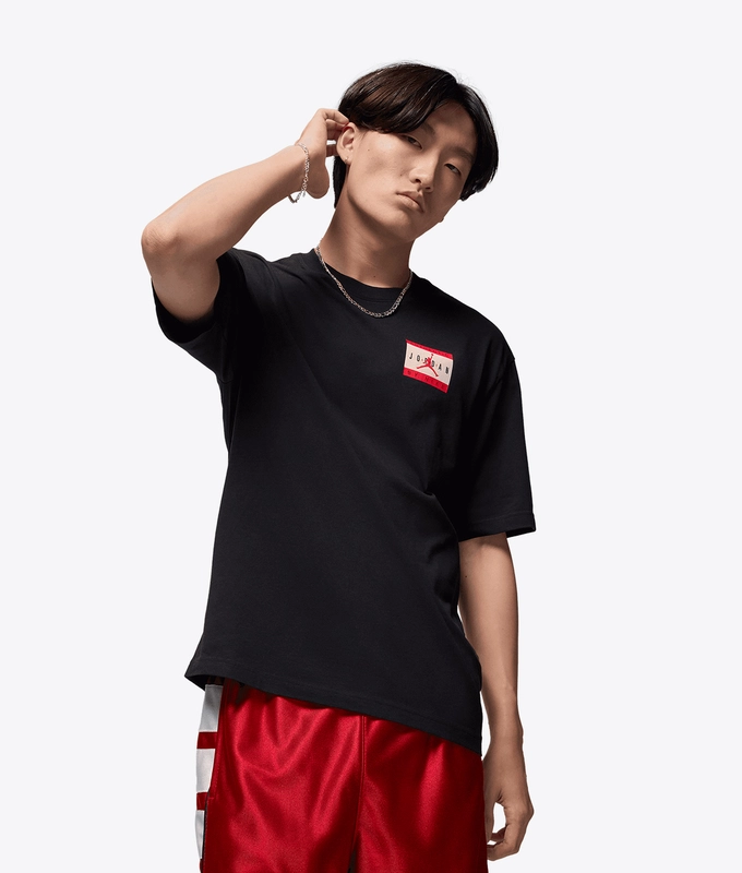 AUTHENTIC GRAPHIC TEE