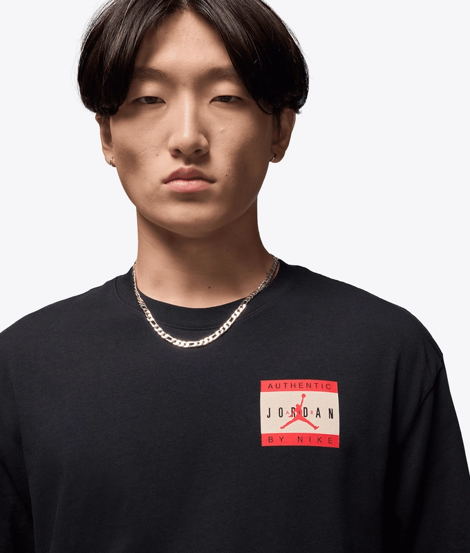 AUTHENTIC GRAPHIC TEE