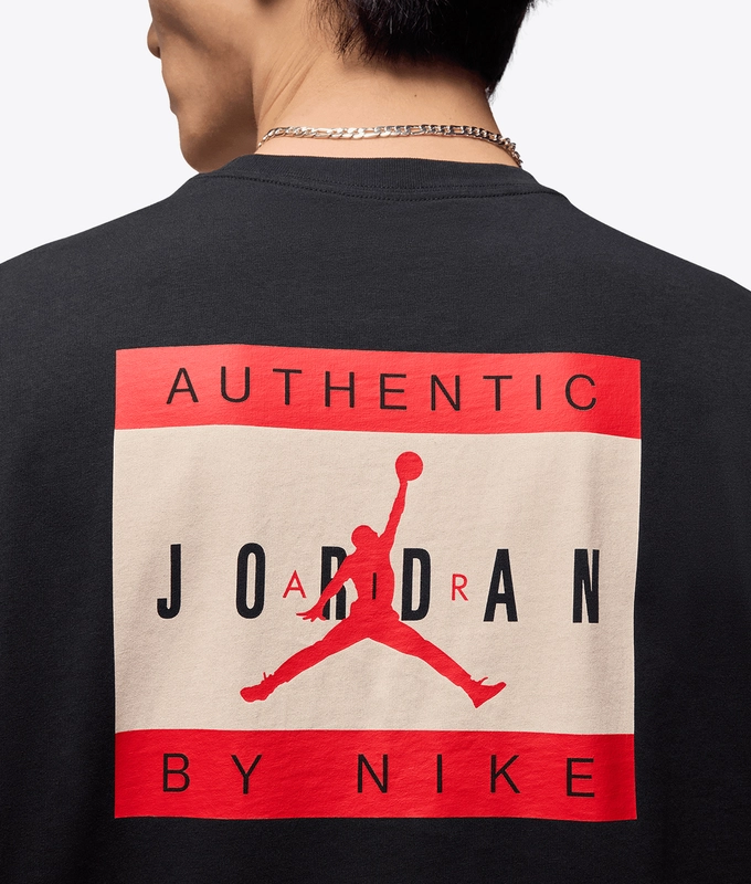 AUTHENTIC GRAPHIC TEE