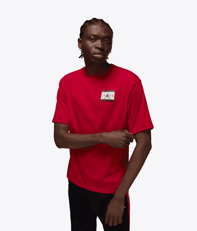 AUTHENTIC GRAPHIC TEE