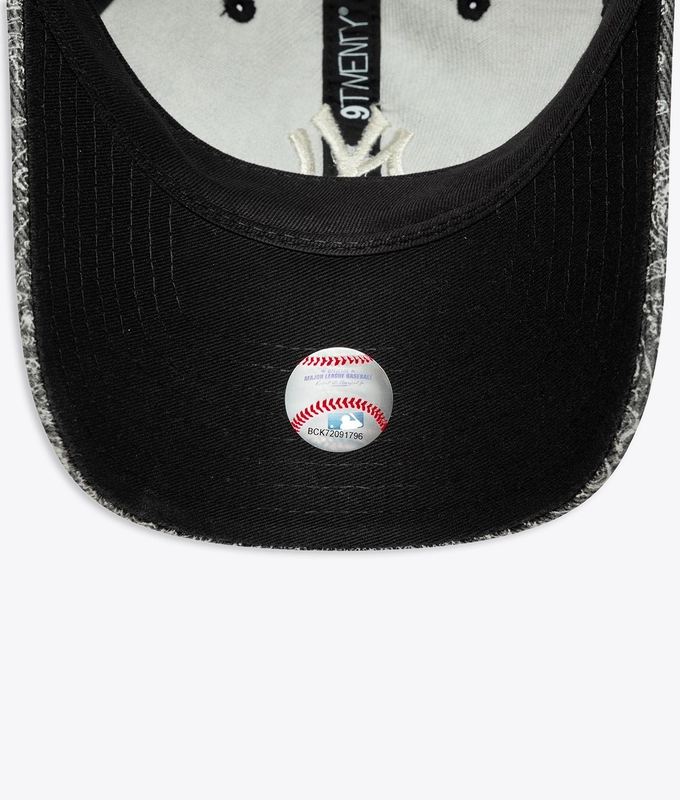 9TWENTY WASHED PAISLEY PRINTED NEW YORK YANKEES CAP