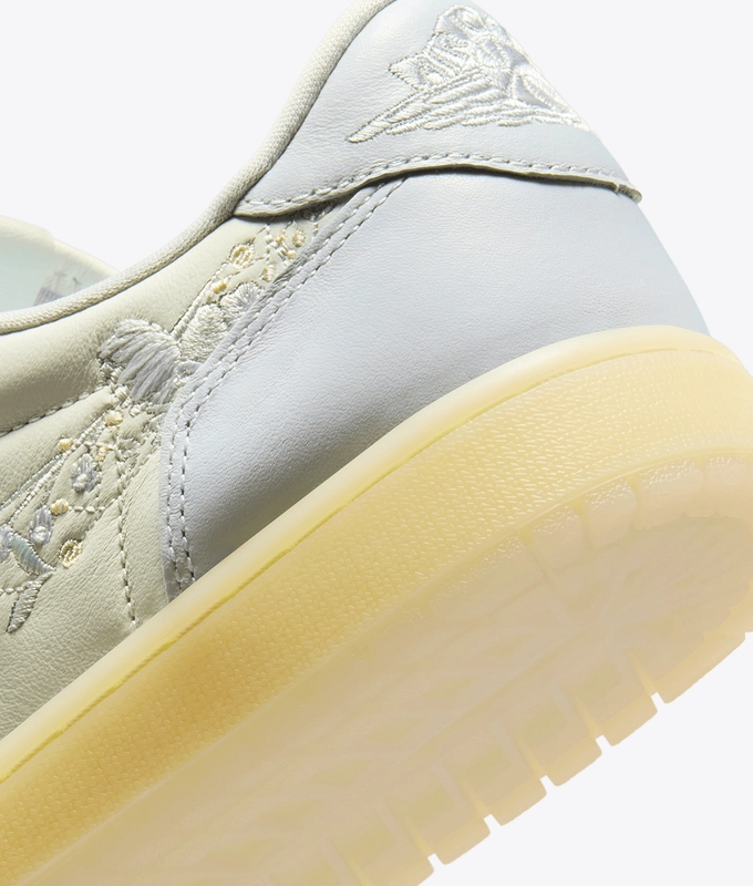 AIR JORDAN 1 RETRO LOW OG