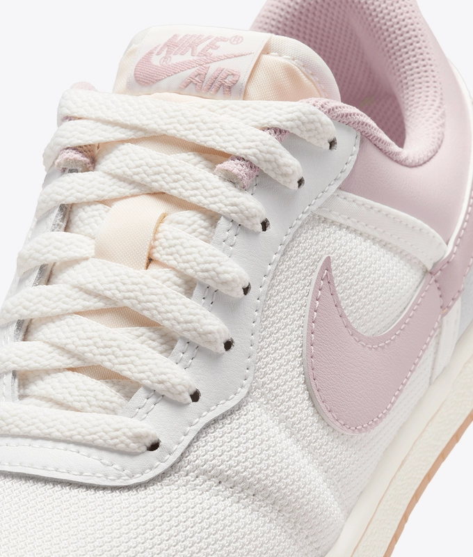 AIR JORDAN 1 SKYLINE LOW