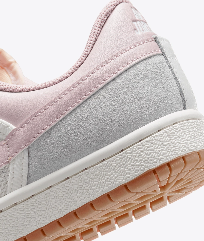 AIR JORDAN 1 SKYLINE LOW