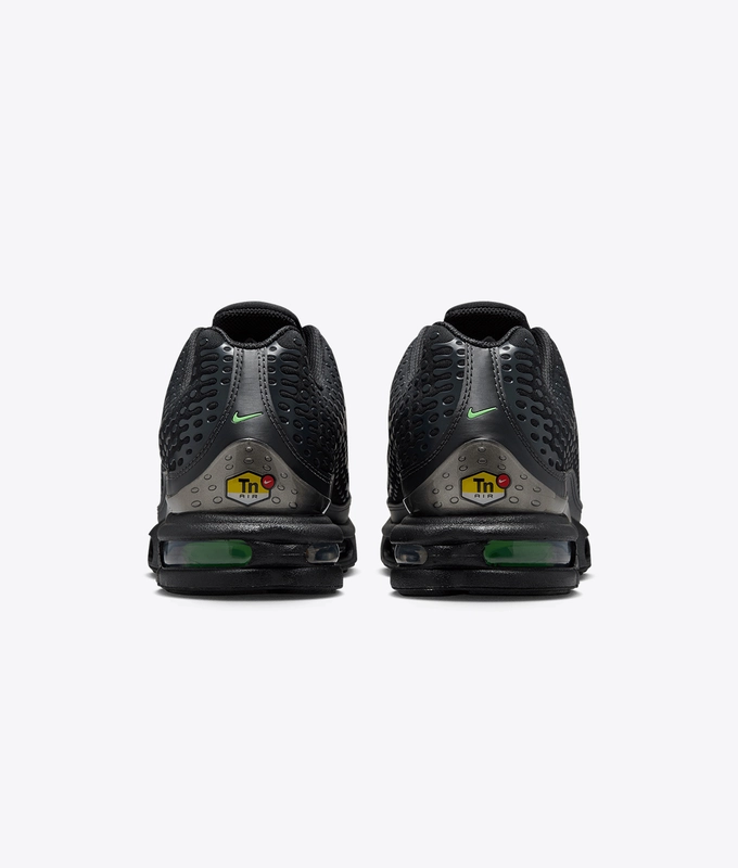 AIR MAX PLUS VII