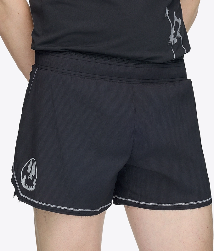 GRAPHIC RUNNING SHORT