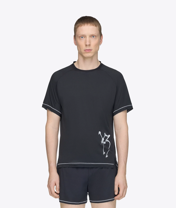 GRAPHIC RUNNING TEE